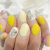 hand20160607yellow1