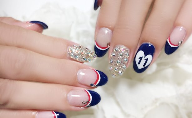 hand20190329blue01