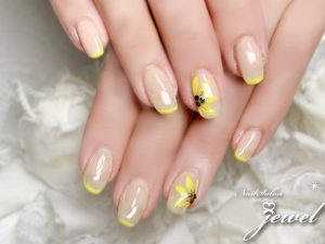 hand20190830yellow01